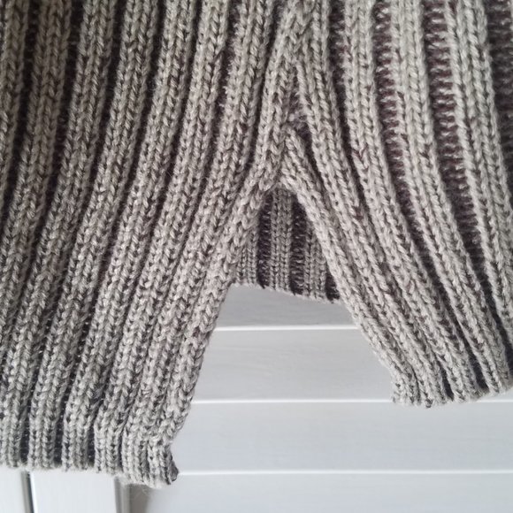 Sweater - Picture 3 of 4